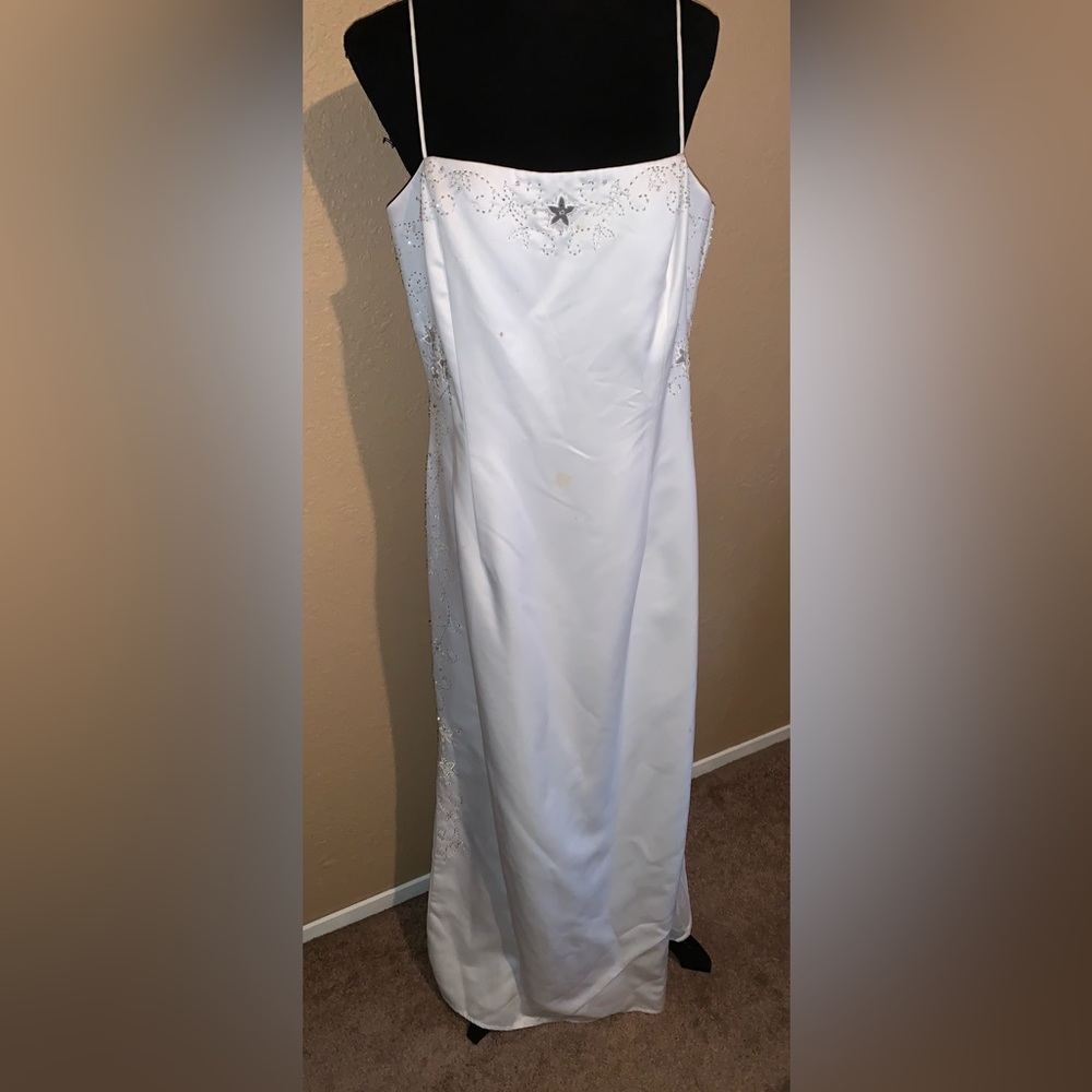 Gorgeous wedding dress (READ DESCRIPTION)